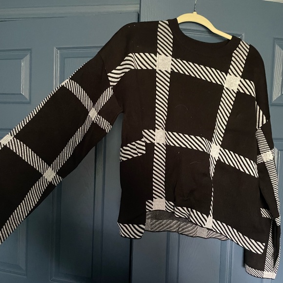 Calvin Klein Sweater BRAND NEW - Picture 3 of 3